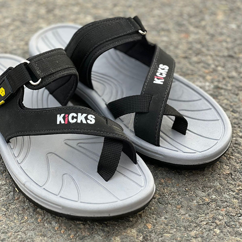 The Kicks Black Chappal