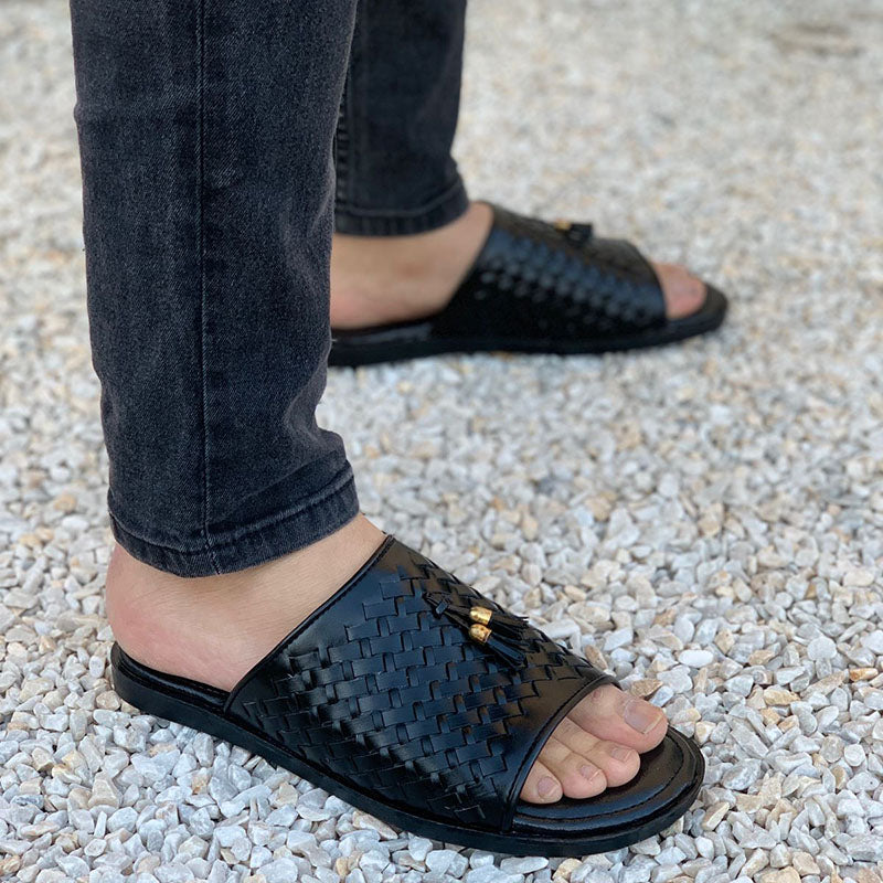 The Woven Black Chappal - yehloo.com.pk