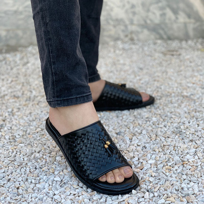 The Woven Black Chappal - yehloo.com.pk